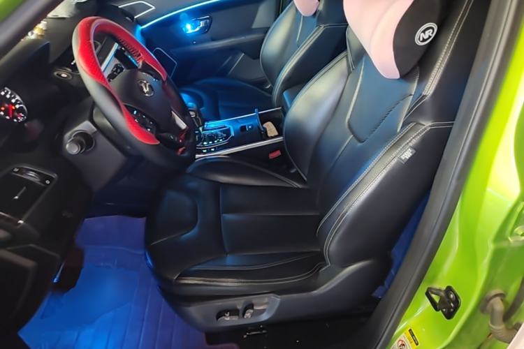 Used Land X7 2015 2.0T Panoramic Prestige Edition Left Front Seat
