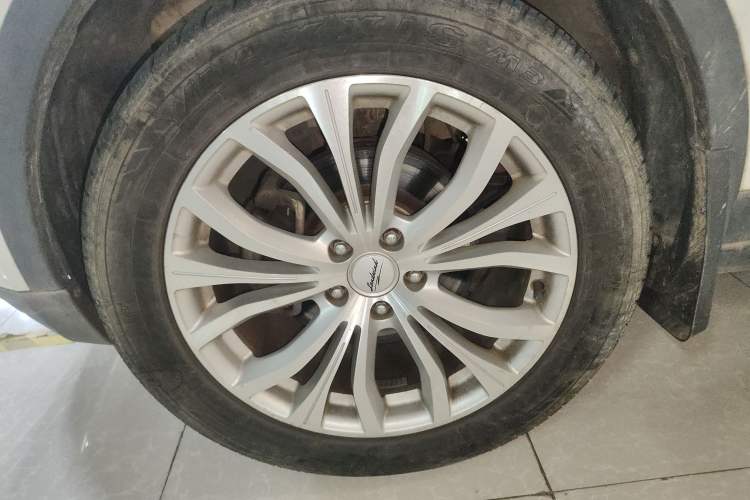 Used Land X7 2015 2.0T Panoramic Prestige Edition Left Front Wheel Hub