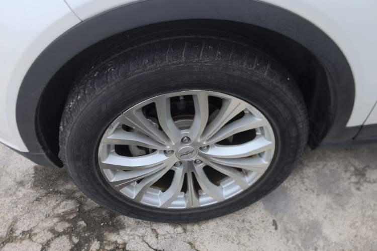 Used Land X7 2015 2.0T Panoramic Prestige Edition Left Front Wheel Hub