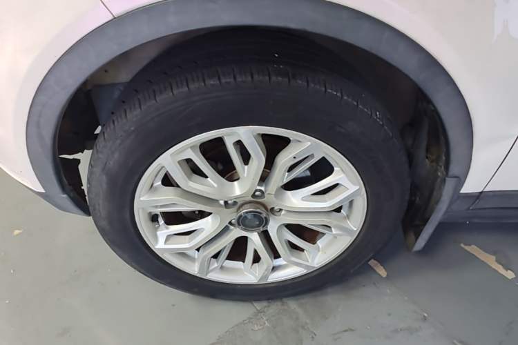 Used Land X7 2015 2.0T Panoramic Prestige Edition Left Front Wheel Hub