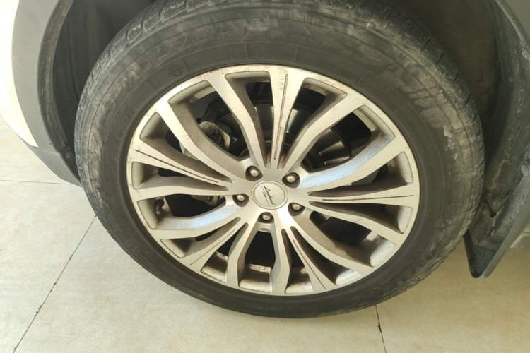 Used Land X7 2015 2.0T Panoramic Prestige Edition Left Front Wheel Hub