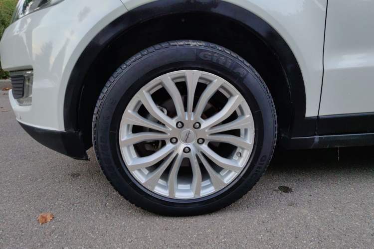 Used Land X7 2015 2.0T Panoramic Prestige Edition Left Front Wheel Hub