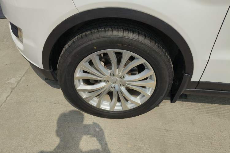 Used Land X7 2015 2.0T Panoramic Prestige Edition Left Front Wheel Hub