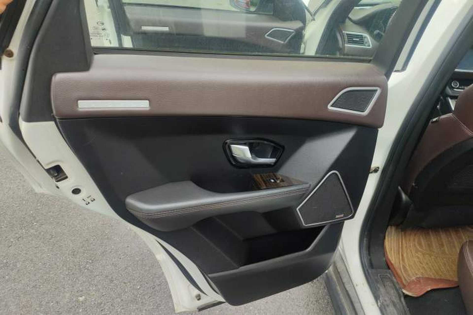 Used Land X7 2015 2.0T Panoramic Prestige Edition Left Rear Door Interior