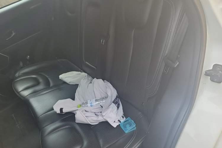 Used Land X7 2015 2.0T Panoramic Prestige Edition Left Rear Seat