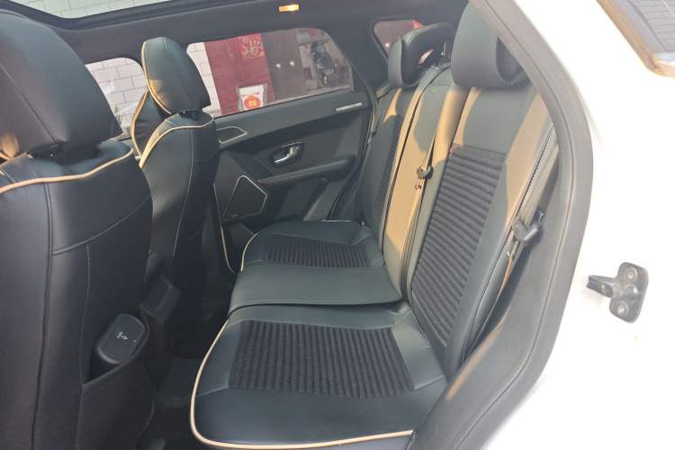 Used Land X7 2015 2.0T Panoramic Prestige Edition Left Rear Seat