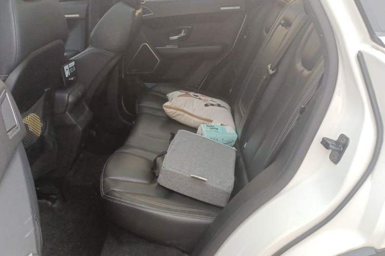 Used Land X7 2015 2.0T Panoramic Prestige Edition Left Rear Seat