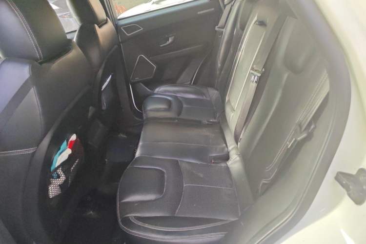 Used Land X7 2015 2.0T Panoramic Luxury Edition Left Rear Seat