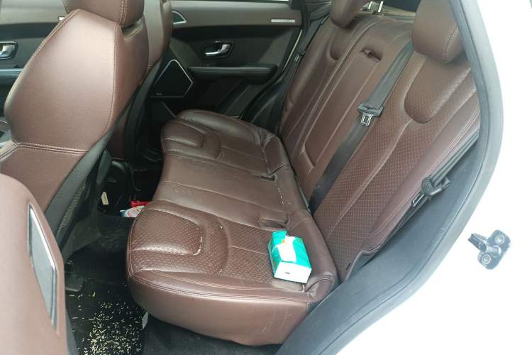 Used Land X7 2015 2.0T Panoramic Prestige Edition Left Rear Seat