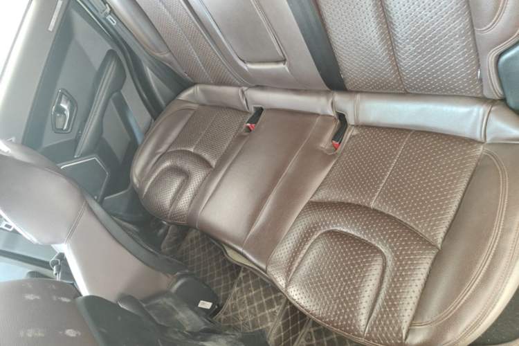 Used Land X7 2015 2.0T Panoramic Prestige Edition Left Rear Seat
