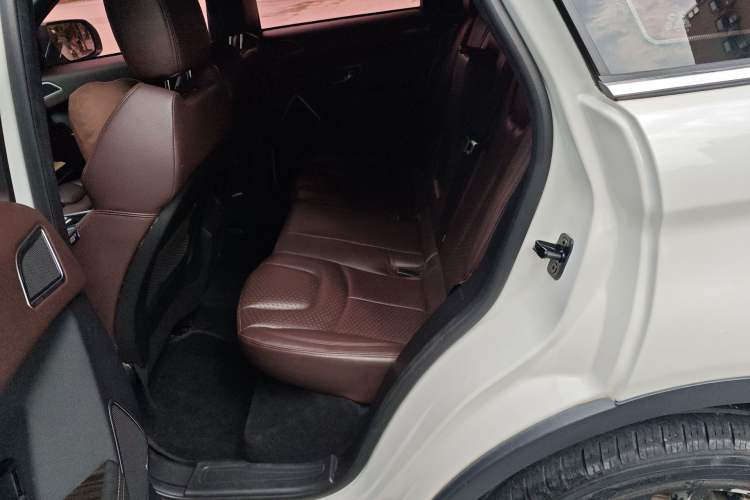 Used Land X7 2015 2.0T Panoramic Prestige Edition Left Rear Seat
