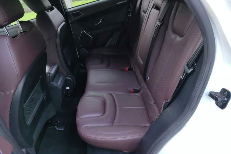 Used Land X7 2015 2.0T Panoramic Prestige Edition Left Rear Seat