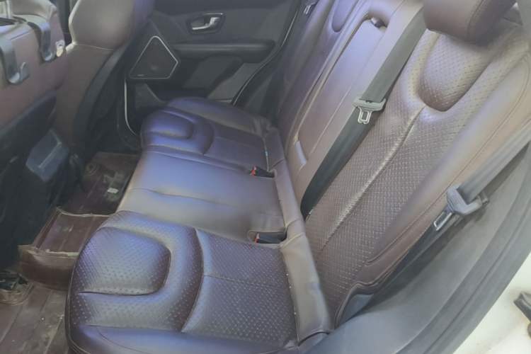 Used Land X7 2015 2.0T Panoramic Prestige Edition Left Rear Seat
