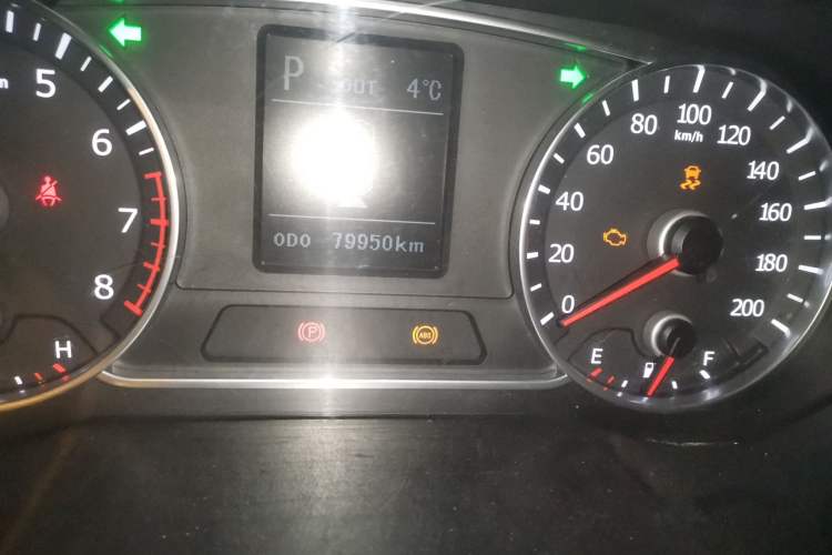 Used Land X7 2015 2.0T Panoramic Prestige Edition Odometer Close Up