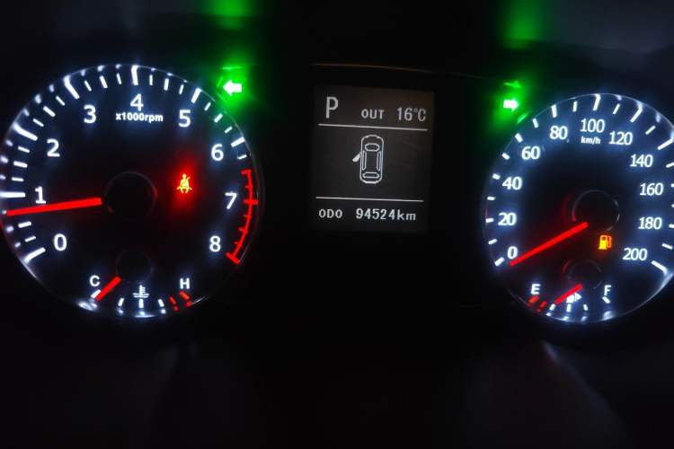 Used Land X7 2015 2.0T Panoramic Flagship Edition Odometer Close Up