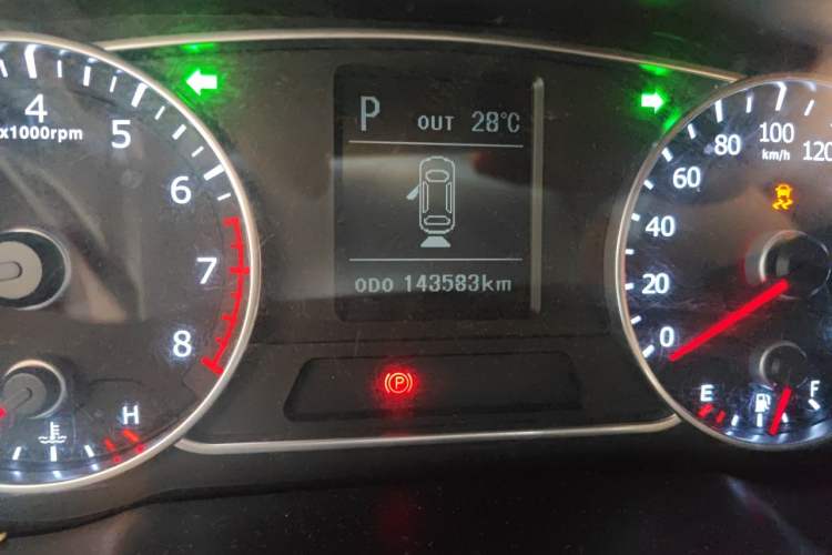 Used Land X7 2015 2.0T Panoramic Flagship Edition Odometer Close Up