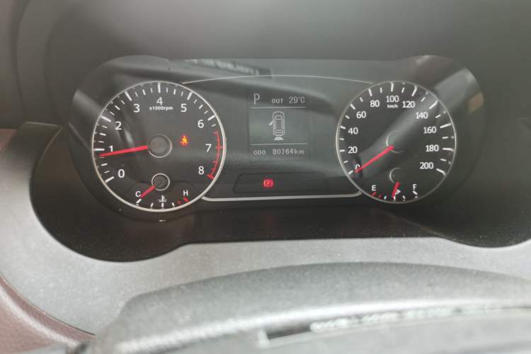 Used Land X7 2015 2.0T Panoramic Prestige Edition Odometer Close Up
