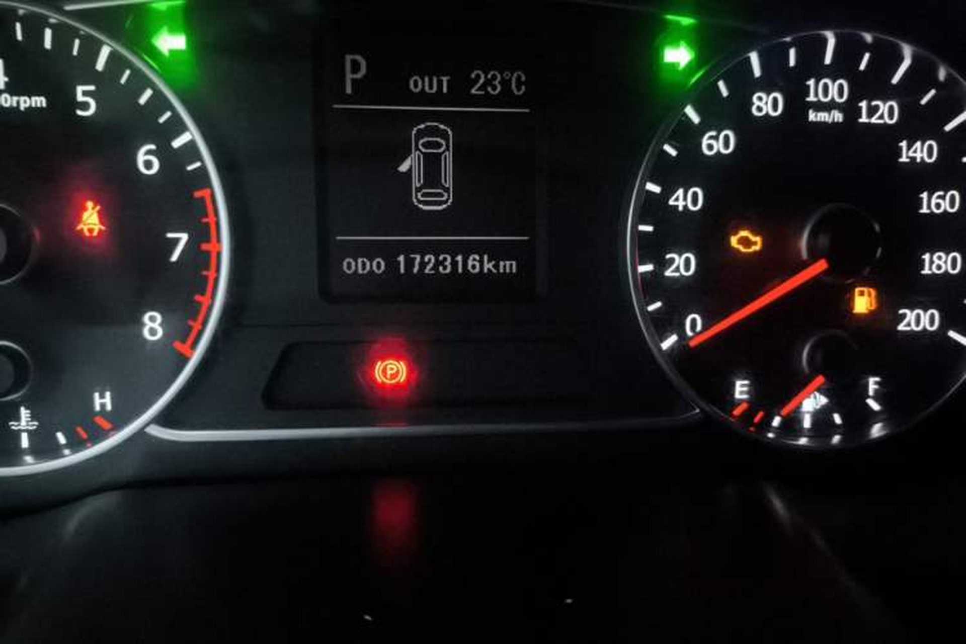 Used Land X7 2015 2.0T Panoramic Prestige Edition Odometer Close Up