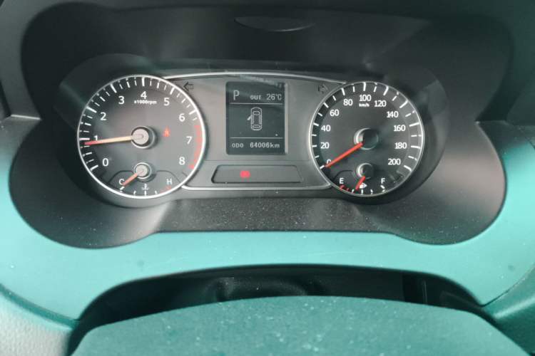 Used Land X7 2015 2.0T Panoramic Prestige Edition Odometer Close Up