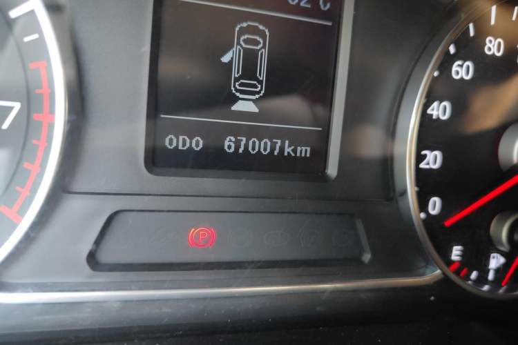 Used Land X7 2015 2.0T Panoramic Flagship Edition Odometer Close Up
