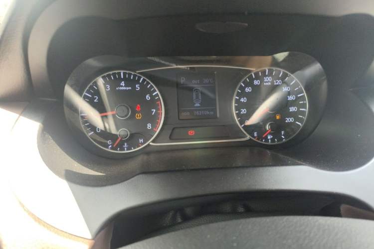 Used Land X7 2015 2.0T Panoramic Flagship Edition Odometer Close Up