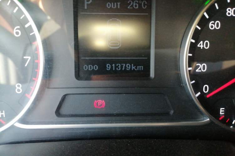 Used Land X7 2015 2.0T Panoramic Flagship Edition Odometer Close Up