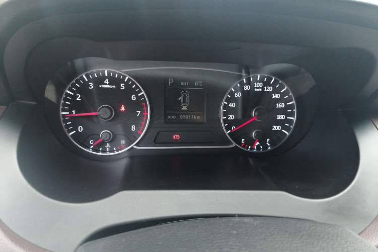 Used Land X7 2015 2.0T Panoramic Flagship Edition Odometer Close Up