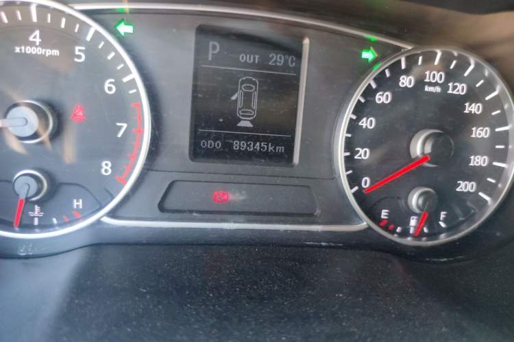 Used Land X7 2015 2.0T Panoramic Prestige Edition Odometer Close Up