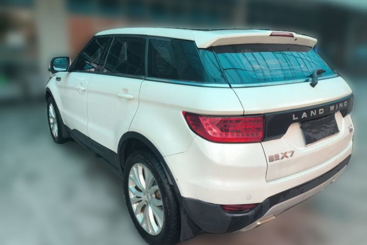 Used Land X7 2015 2.0T Panoramic Prestige Edition Rear Left 45 Deg
