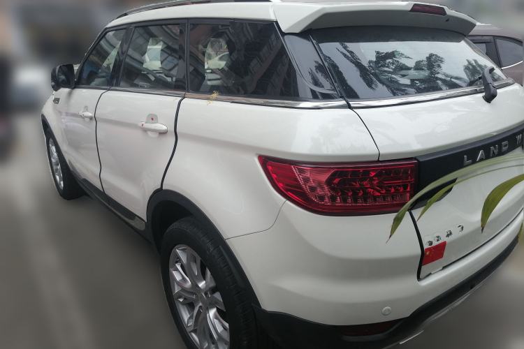 Used Land X7 2015 2.0T Panoramic Flagship Edition Rear Left 45 Deg