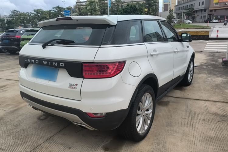 Used Land X7 2015 2.0T Panoramic Prestige Edition Rear Right 45 Deg