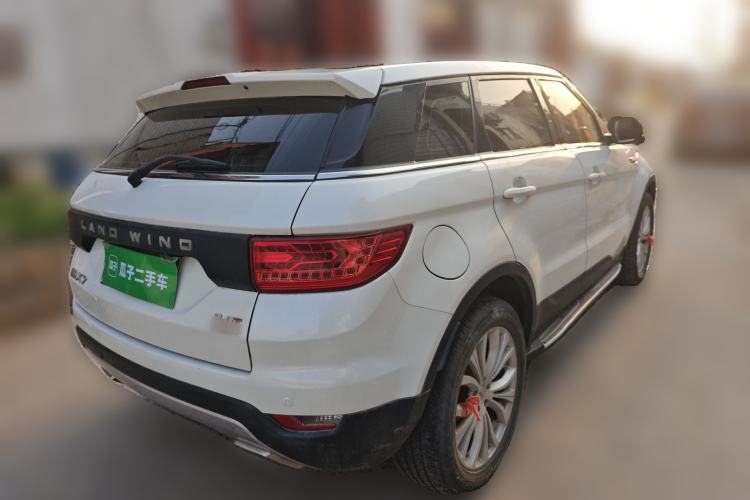Used Land X7 2015 2.0T Panoramic Prestige Edition Rear Right 45 Deg