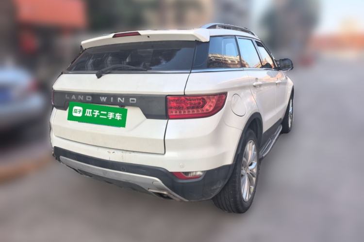 Used Land X7 2015 2.0T Panoramic Prestige Edition Rear Right 45 Deg