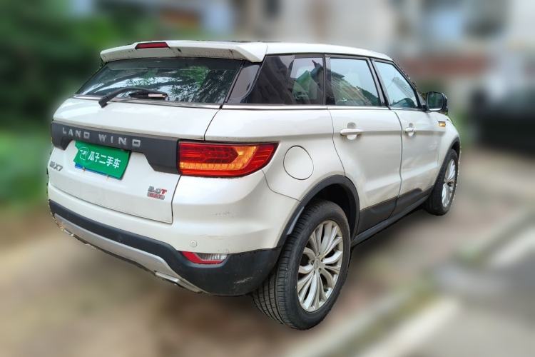 Used Land X7 2015 2.0T Panoramic Prestige Edition Rear Right 45 Deg