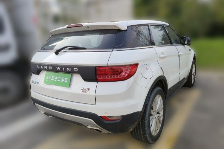 Used Land X7 2015 2.0T Panoramic Prestige Edition Rear Right 45 Deg