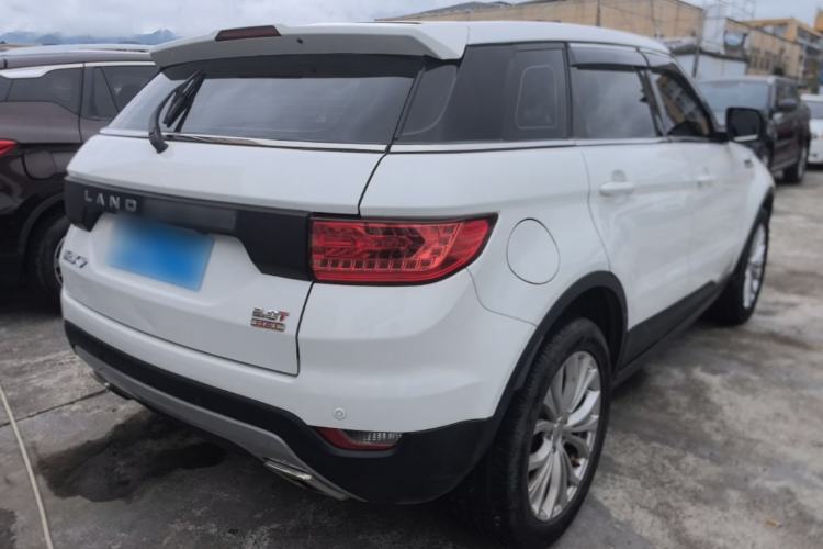 Used Land X7 2015 2.0T Panoramic Prestige Edition Rear Right 45 Deg