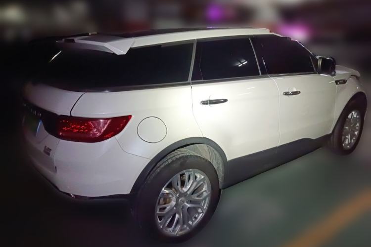 Used Land X7 2015 2.0T Panoramic Prestige Edition Rear Right 45 Deg