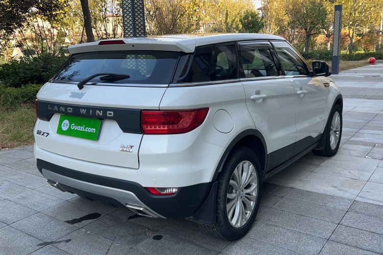 Used Land X7 2015 2.0T Panoramic Prestige Edition Rear Right 45 Deg