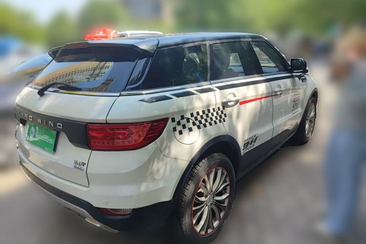 Used Land X7 2015 2.0T Panoramic Prestige Edition Rear Right 45 Deg