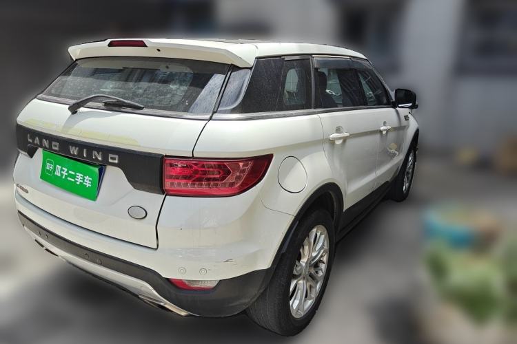 Used Land X7 2015 2.0T Panoramic Prestige Edition Rear Right 45 Deg