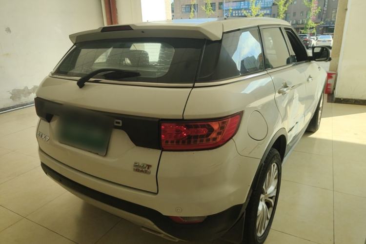 Used Land X7 2015 2.0T Panoramic Prestige Edition Rear Right 45 Deg