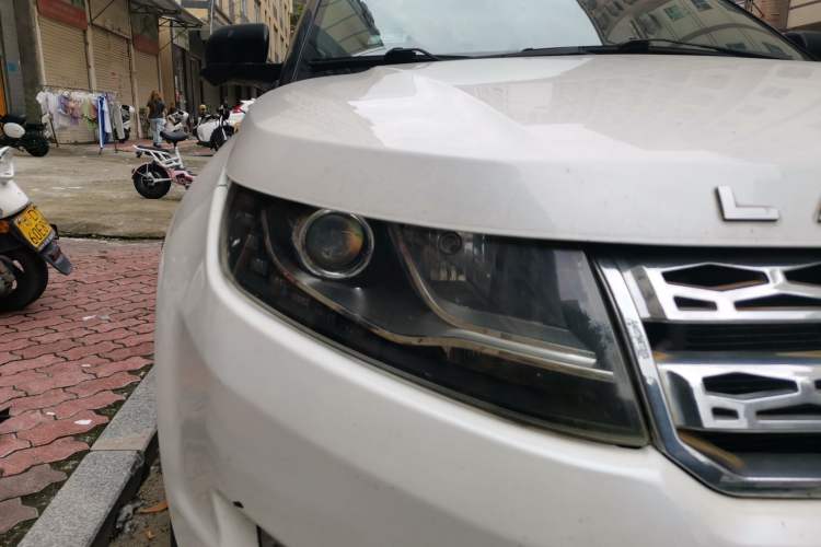 Used Land X7 2015 2.0T Panoramic Prestige Edition Right Front Headlight