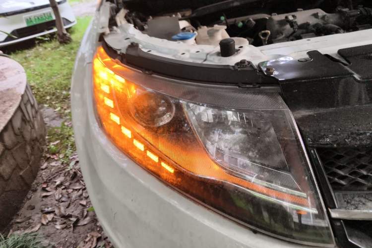 Used Land X7 2015 2.0T Panoramic Prestige Edition Right Front Headlight