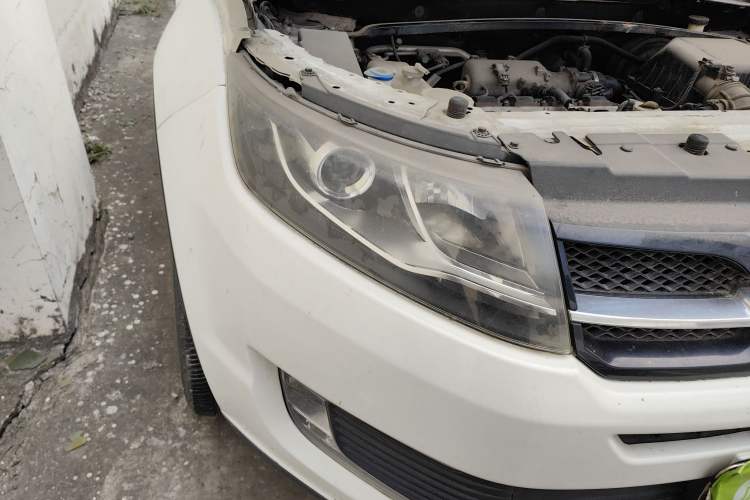 Used Land X7 2015 2.0T Panoramic Prestige Edition Right Front Headlight