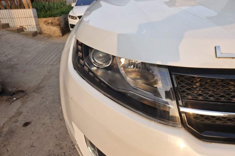 Used Land X7 2015 2.0T Panoramic Prestige Edition Right Front Headlight