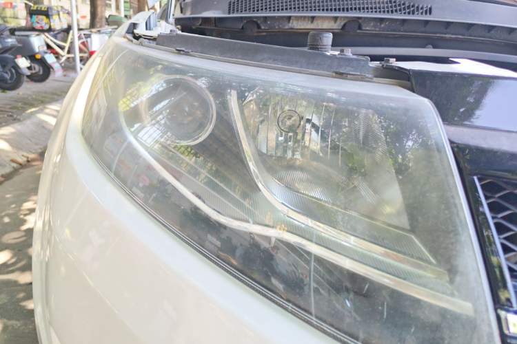 Used Land X7 2015 2.0T Panoramic Flagship Edition Right Front Headlight