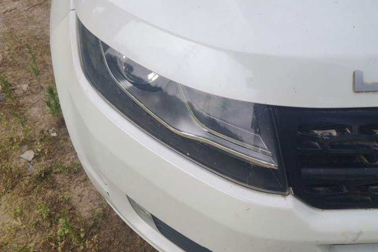 Used Land X7 2015 2.0T Panoramic Flagship Edition Right Front Headlight
