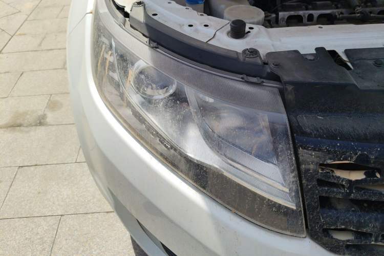 Used Land X7 2015 2.0T Panoramic Prestige Edition Right Front Headlight