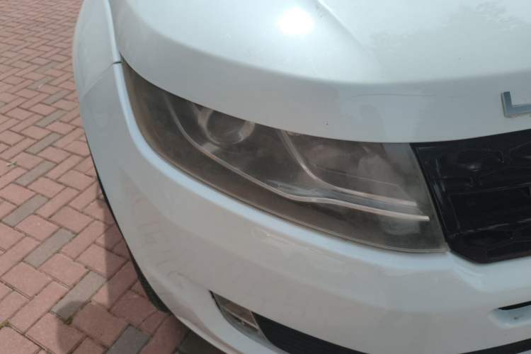 Used Land X7 2015 2.0T Panoramic Prestige Edition Right Front Headlight