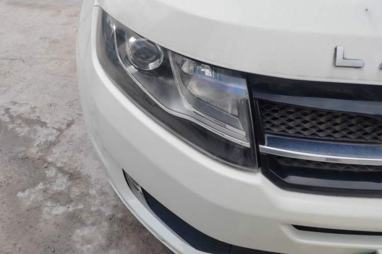 Used Land X7 2015 2.0T Panoramic Prestige Edition Right Front Headlight